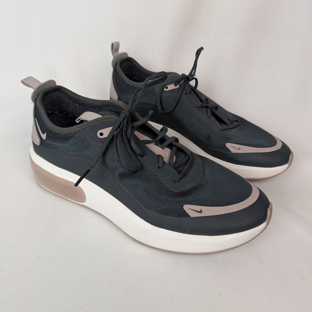 Nike Air Max Dia Sneakers